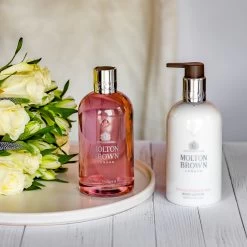 Molton Brown DELICIOUS RHUBARB & ROSE BATH & SHOWER GEL 10688152 11 Molton Brown DELICIOUS RHUBARB & ROSE BATH & SHOWER GEL 10688152 -Sportmode Geschäft 1b45bd16bbec952bc22030a6c7678940877d3f78 008080087607 4ixSyL1qCB2Zuj