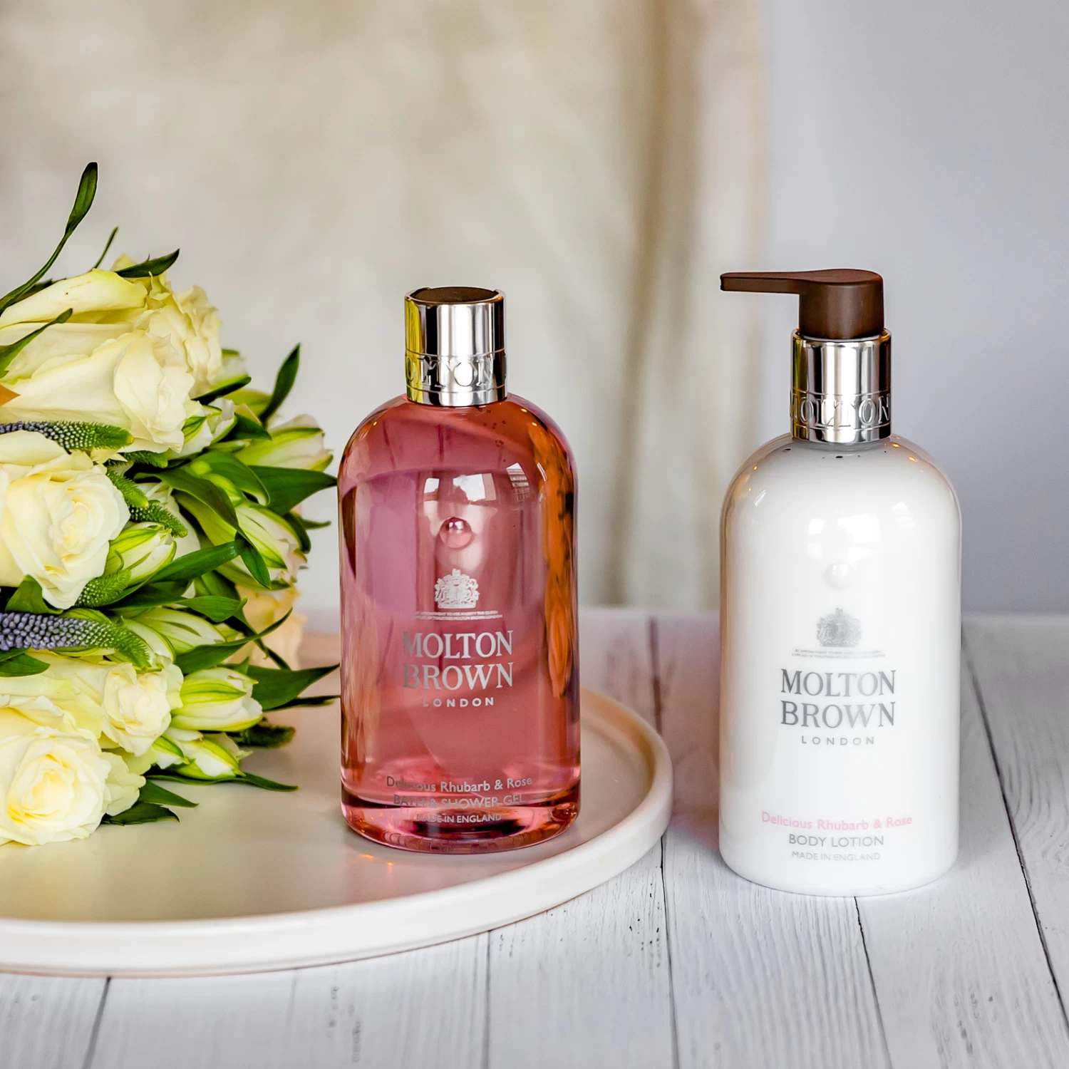 Molton Brown DELICIOUS RHUBARB & ROSE BATH & SHOWER GEL 10688152 7 Molton Brown DELICIOUS RHUBARB & ROSE BATH & SHOWER GEL 10688152 – Bild 5