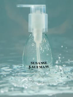 Susanne Kaufmann Hyaluron Body Gel 10699871 17 Susanne Kaufmann Hyaluron Body Gel 10699871 -Sportmode Geschäft 5940573cb5efdb929fde0d73c93d5cfa9c46ef8f 9120037354370 Hyaluron Body Gel 100ml Lifestyle 5