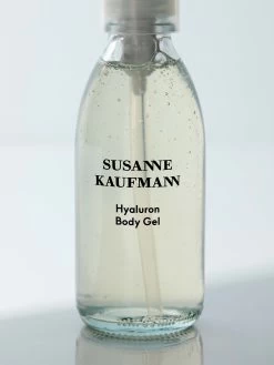 Susanne Kaufmann Hyaluron Body Gel 10699871 20 Susanne Kaufmann Hyaluron Body Gel 10699871 -Sportmode Geschäft 96ec301f38c221ec05eb4ea006bfc2e3ca9d1734 9120037354370 Hyaluron Body Gel 100ml Lifestyle 8