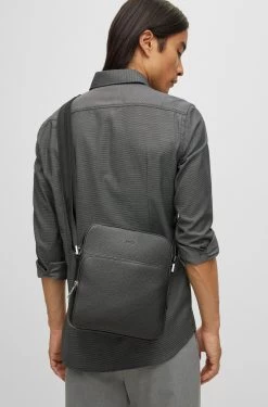 Boss REPORTER-TASCHE AUS ITALIENISCHEM LEDER MIT LOGO-PRÄGUNG 10682891 -Sportmode Geschäft BOSS Black PreSpring 23 1 50470469 4