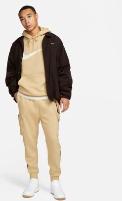 Nike Trainings-Hose M NSW REPEAT SW FLC C 10687303 -Sportmode Geschäft DX2030 252 BILD03 20221216