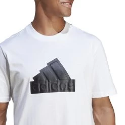 Adidas Future Icons Badge Of Sports T-Shirt 10680770 -Sportmode Geschäft IC3710 8 APPAREL On Model Detail View 1 transparent