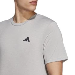 Adidas Train Essentials Comfort Training T-Shirt 10680749 -Sportmode Geschäft IC7424 8 APPAREL On Model Detail View 2 transparent