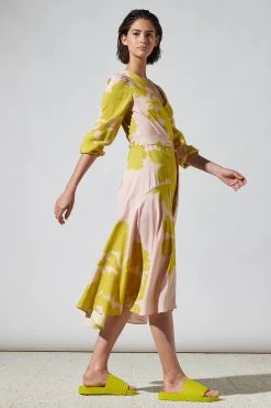 Luisa Cerano Wickelkleid Mit Blossom-Print 10690442 -Sportmode Geschäft Luisa Cerano FS 2023 VKP2 4215 7784213507 4215 3