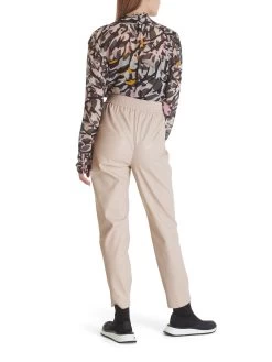 Marc Cain Hose Aus Fun-Nappa 10658388 -Sportmode Geschäft Marc Cain Sp HerbstWinter 2022 609 TS8114J93 3