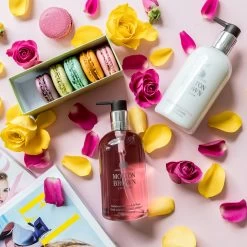 Molton Brown DELICIOUS RHUBARB & ROSE HAND LOTION 10688217 -Sportmode Geschäft b48168ed4d295cb49ae1b0eabf0900af9daeb542 008080087263 4PlzC6f6hvuSZ2